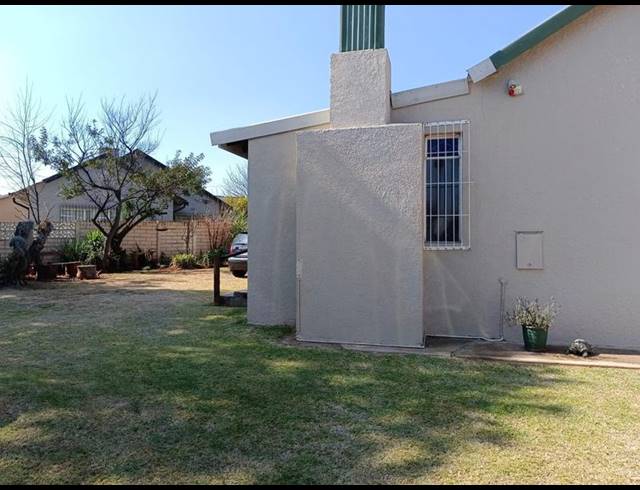 3 BEDROOM HOUSE FOR SALE IN GREENHILLS